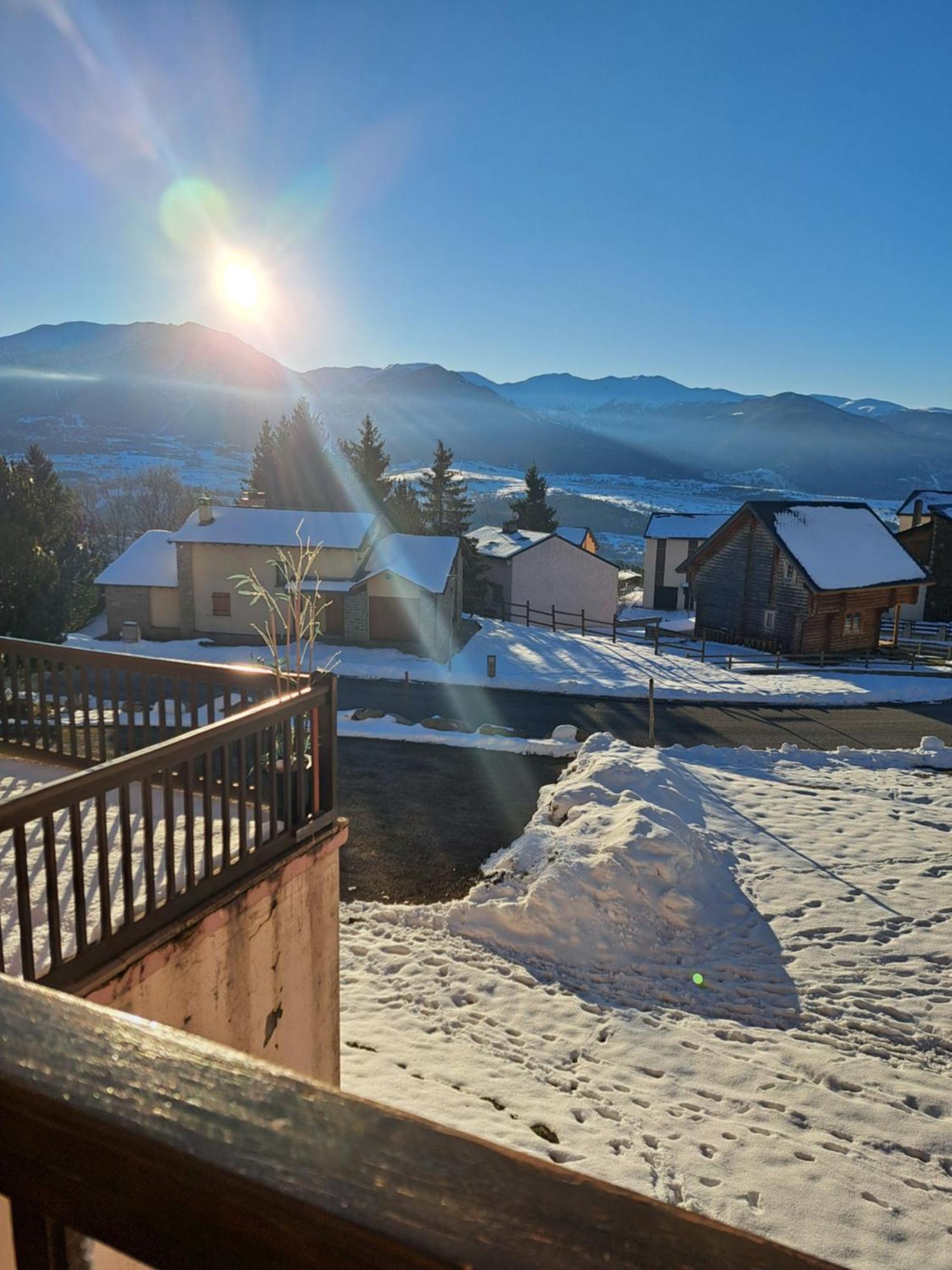 Studio Cabine 4 Couchages, Vue Face Aux Montagnes Font-Romeu-Odeillo-Via المظهر الخارجي الصورة